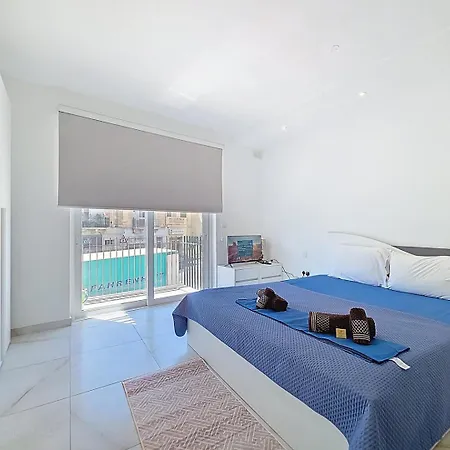 Center Of Malta Bright Studio Apartment Μπιρκιρκάρα